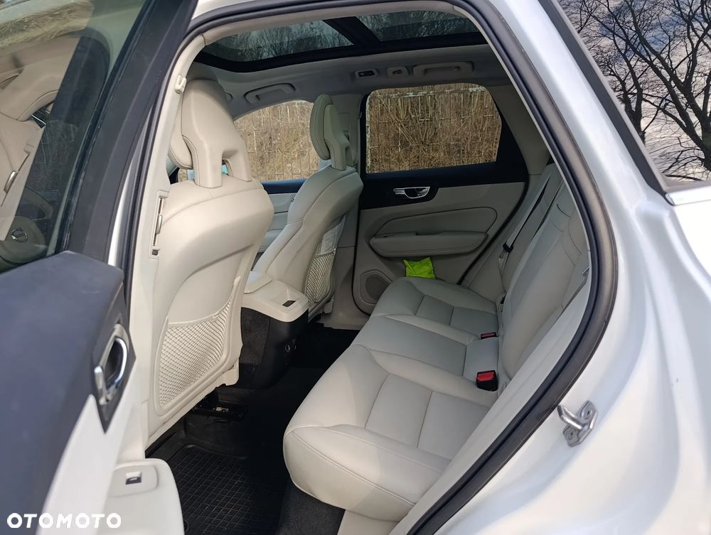 Volvo XC 60 T5 AWD Geartronic Momentum - 9