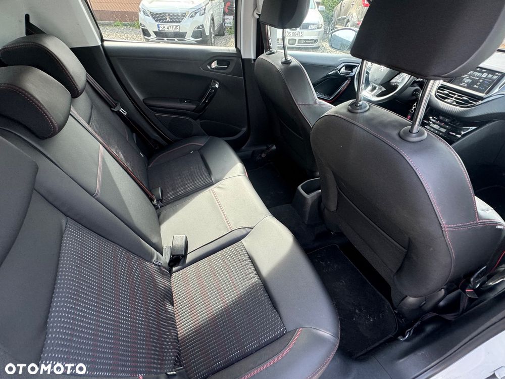 Peugeot 208 PureTech 110 Stop & Start Allure - 16