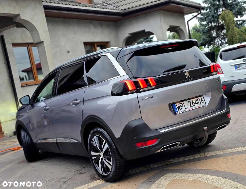 Peugeot 5008 - 5