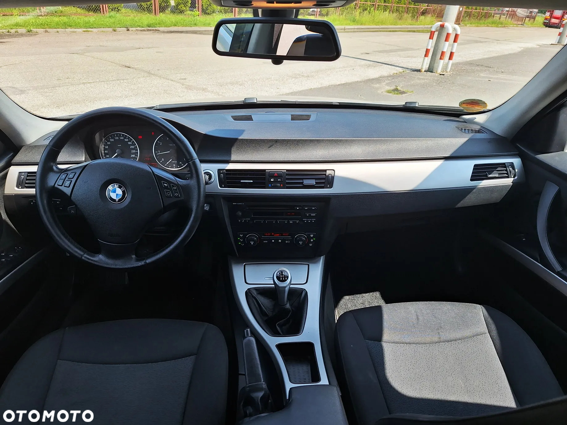 BMW Seria 3 318i - 6