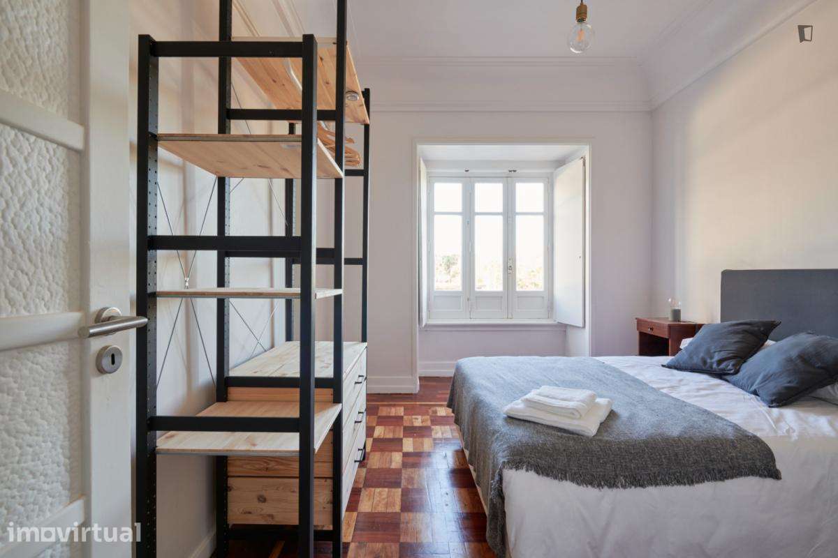 Quarto - localizado em Marquês de Pombal Lisbon - Grande imagem: 2/26