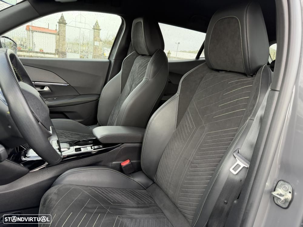 Peugeot e-2008 54 kWh GT - 9