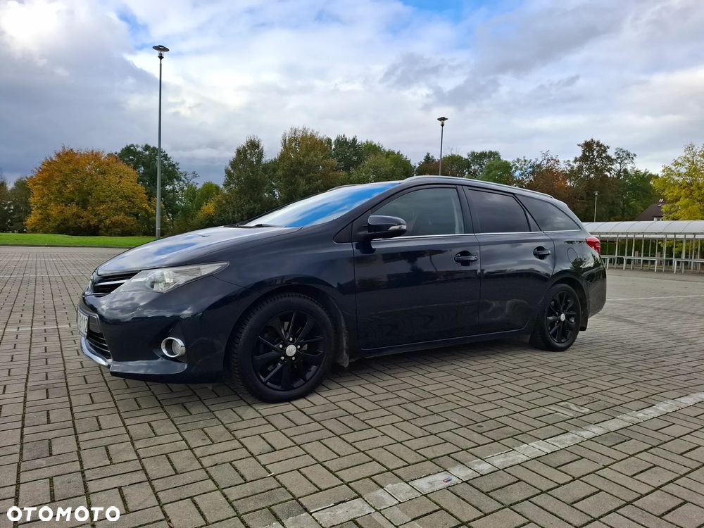 Toyota Auris 2.0 D-4D Prestige - 2