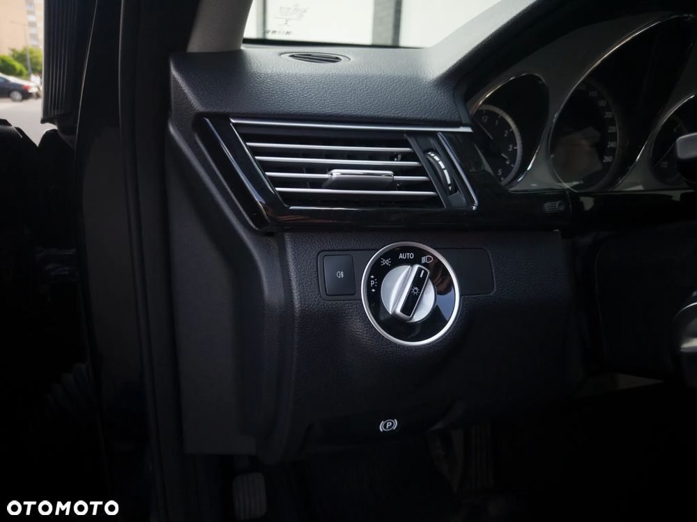 Mercedes-Benz Klasa E 220 BlueTEC 9G-TRONIC Avantgarde - 18
