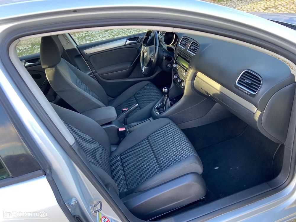 VW Golf 2.0 TDi Confortline - 18