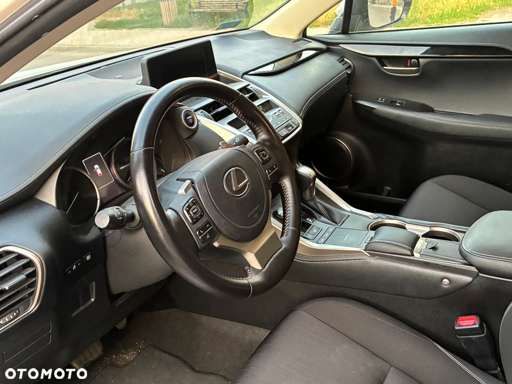 Lexus NX 300 Business Edition AWD - 18