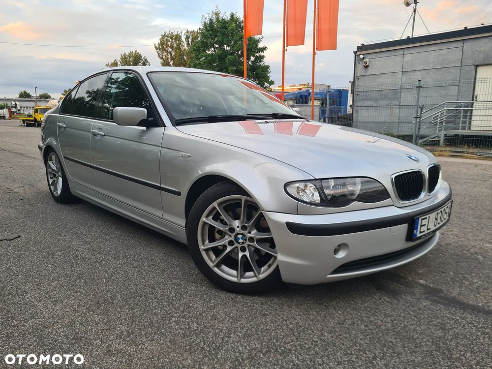 BMW Seria 3 318i - 4