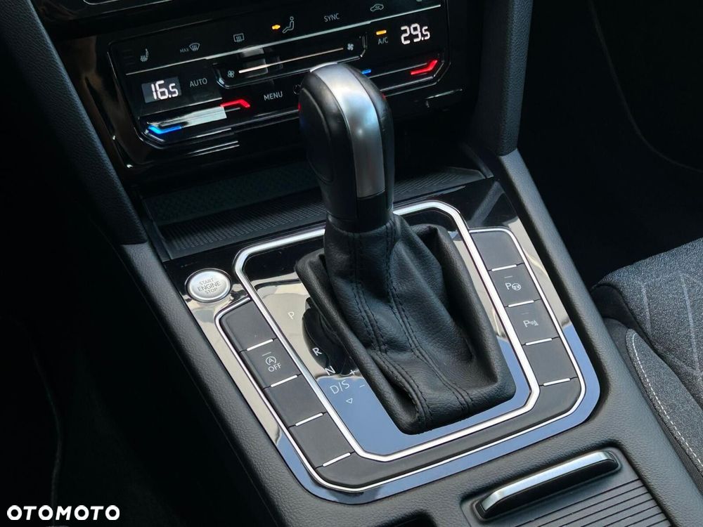 Volkswagen Passat Variant 1.5 TSI EVO Business DSG - 24