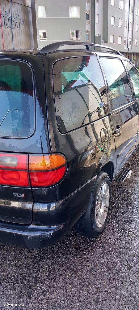 VW Sharan 1.9 TDi Confortline 7L - 9