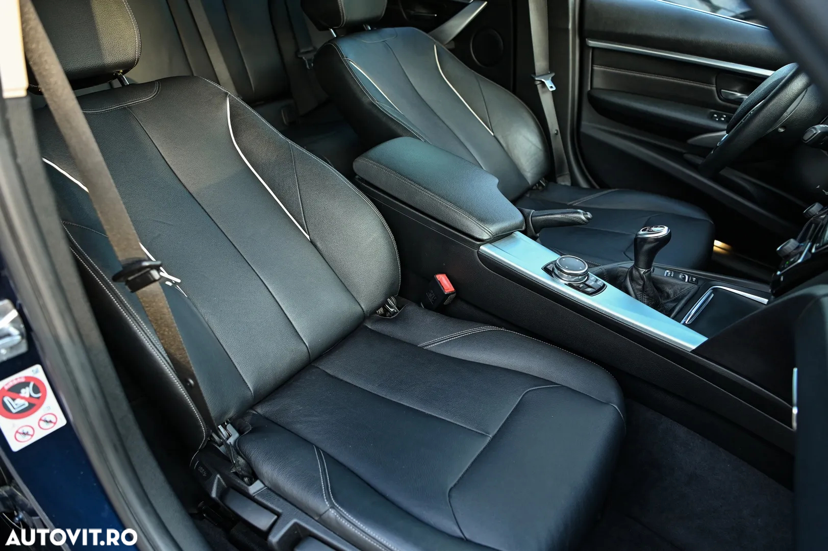 BMW Seria 3 318d Touring Luxury Line - 14
