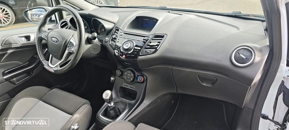 Ford Fiesta 1.6 T ST - 34
