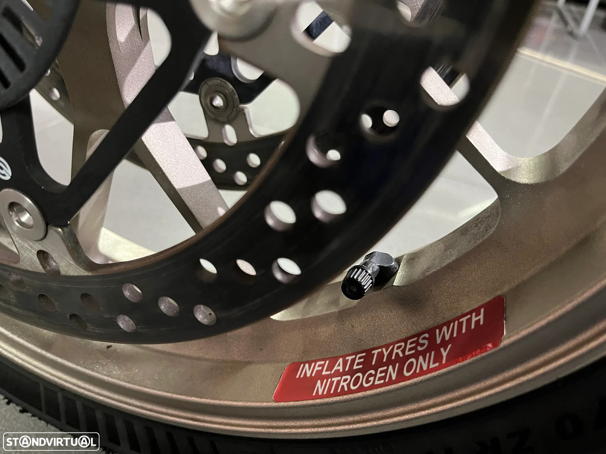 Aprilia RSV RSV4 Factory Super Pole - 19