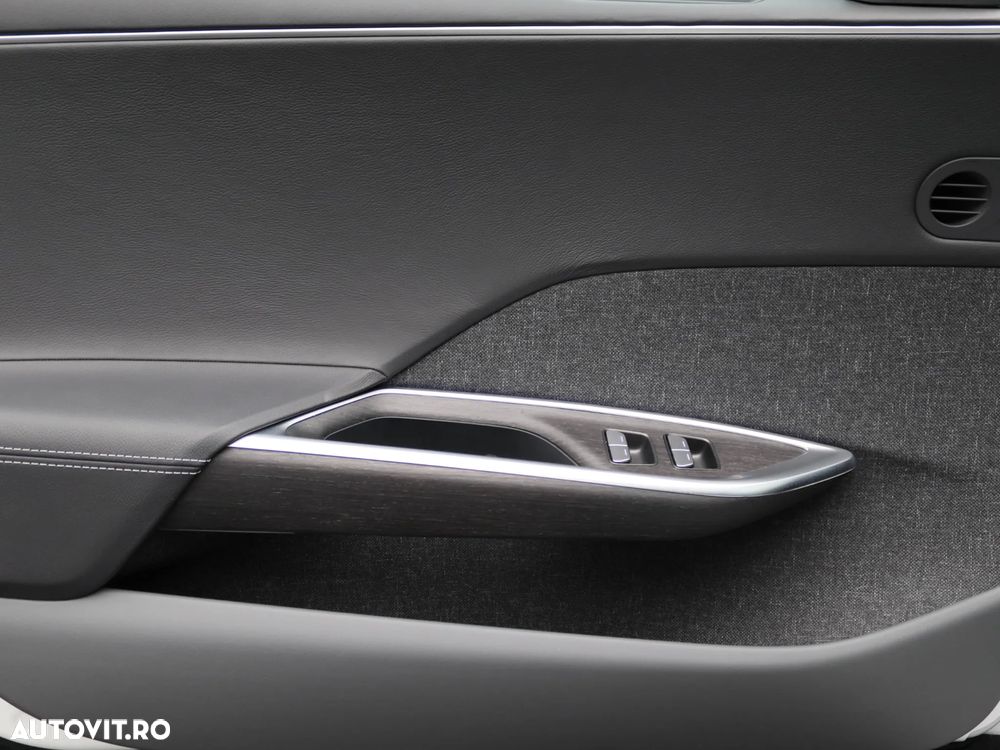 Lucid Air AWD Touring - 14