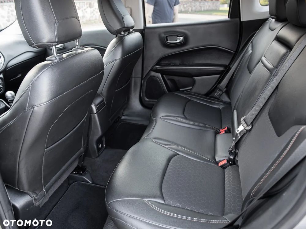 Jeep Compass 1.4 MultiAir Longitude - 27