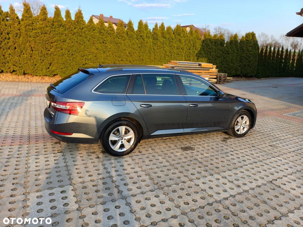 Skoda Superb 2.0 TDI 4x4 DSG Style - 8