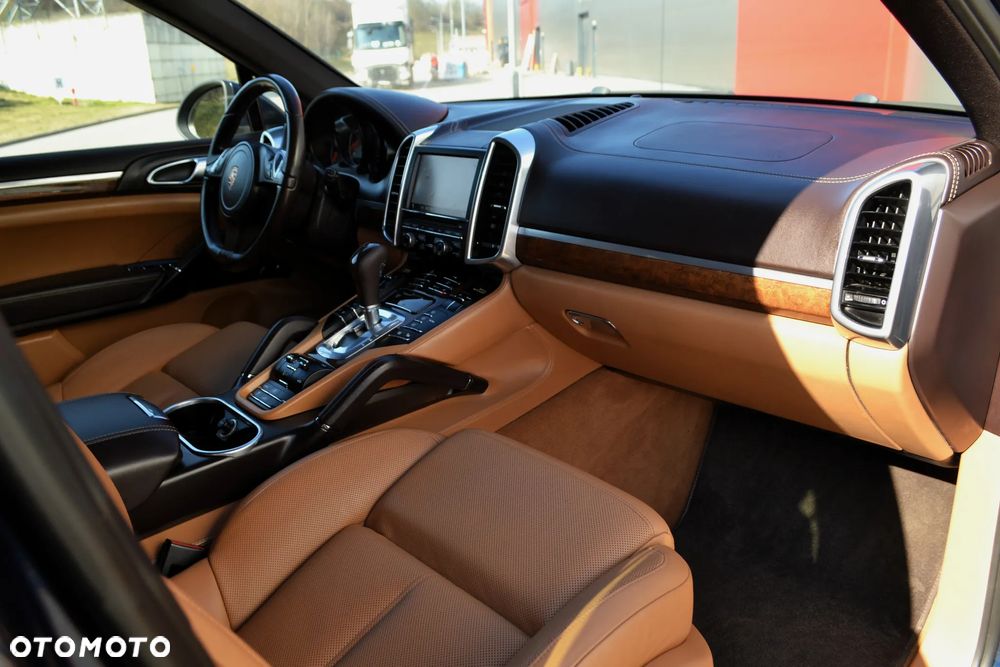 Porsche Cayenne - 10