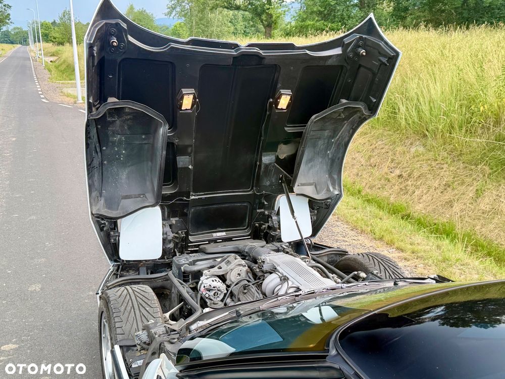 Chevrolet Corvette - 13