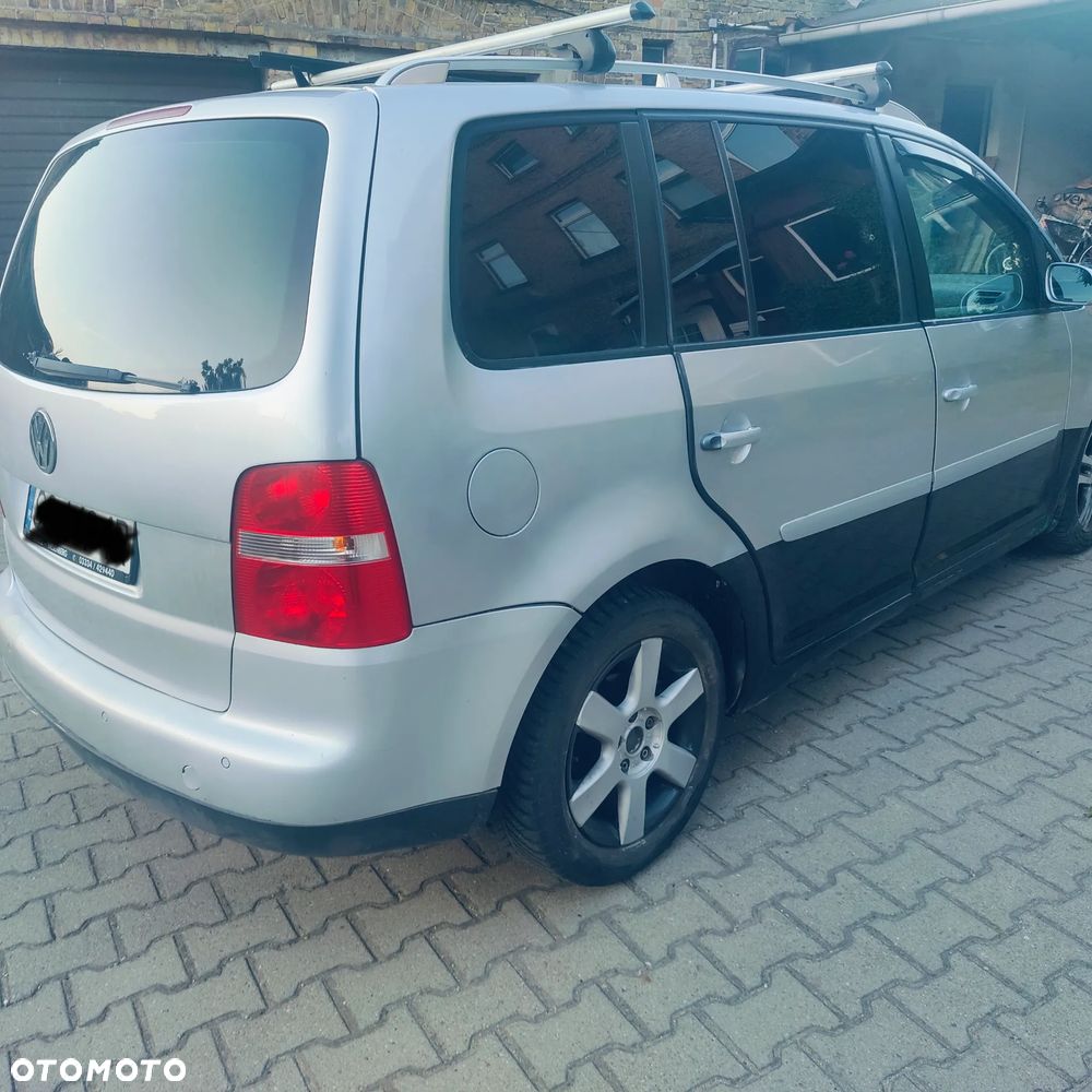 Volkswagen Touran 2.0 TDI DPF Highline - 5