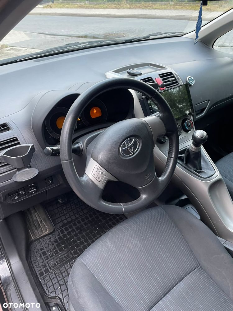 Toyota Auris 1.4 VVT-i - 11