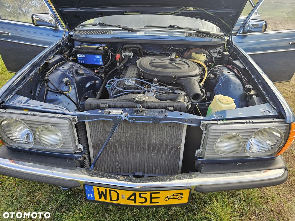 Mercedes-Benz W123 - 12