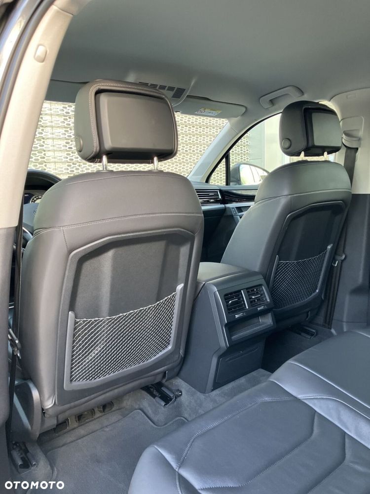 Volkswagen Touareg - 16