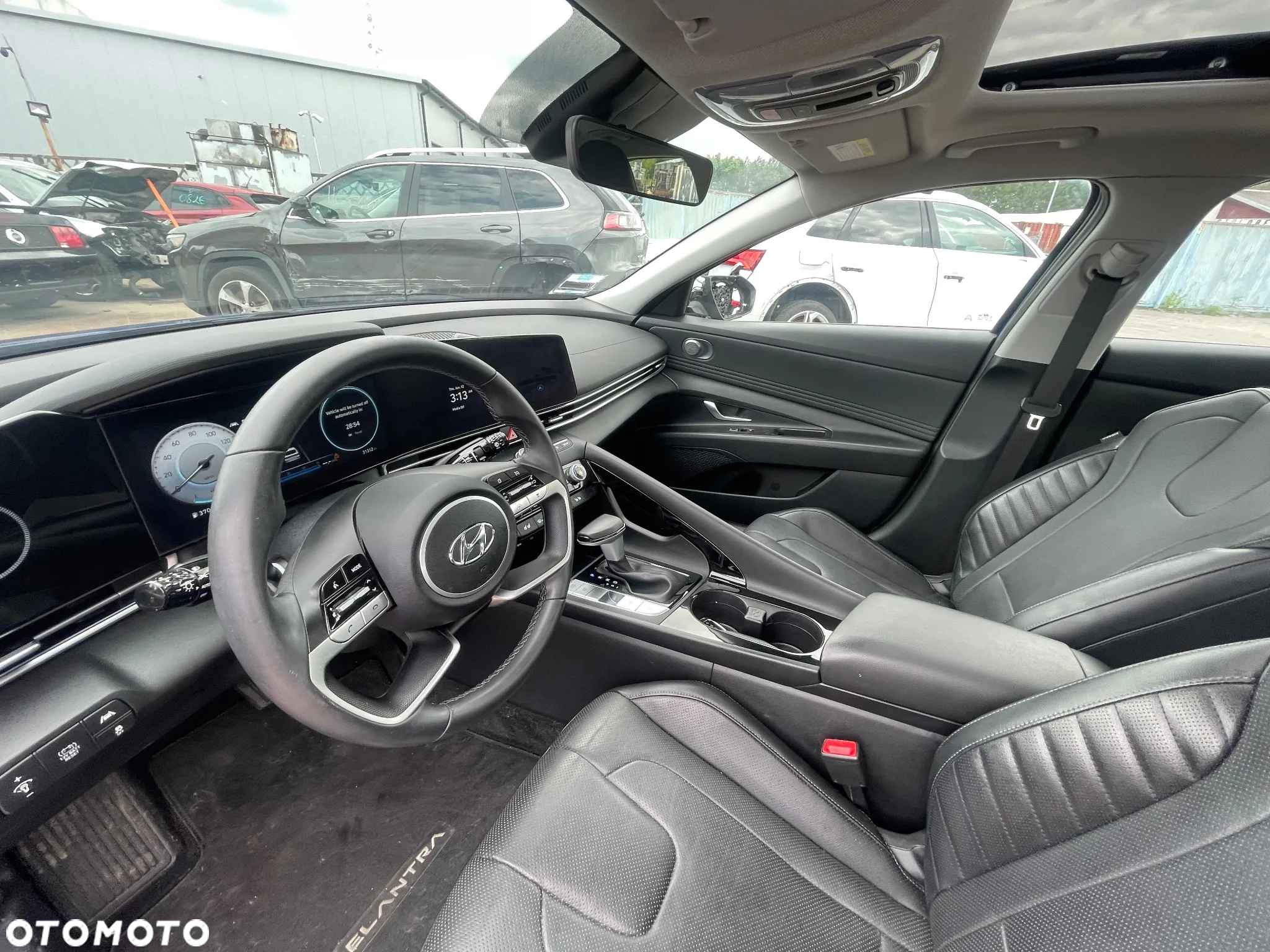 Hyundai Elantra - 8