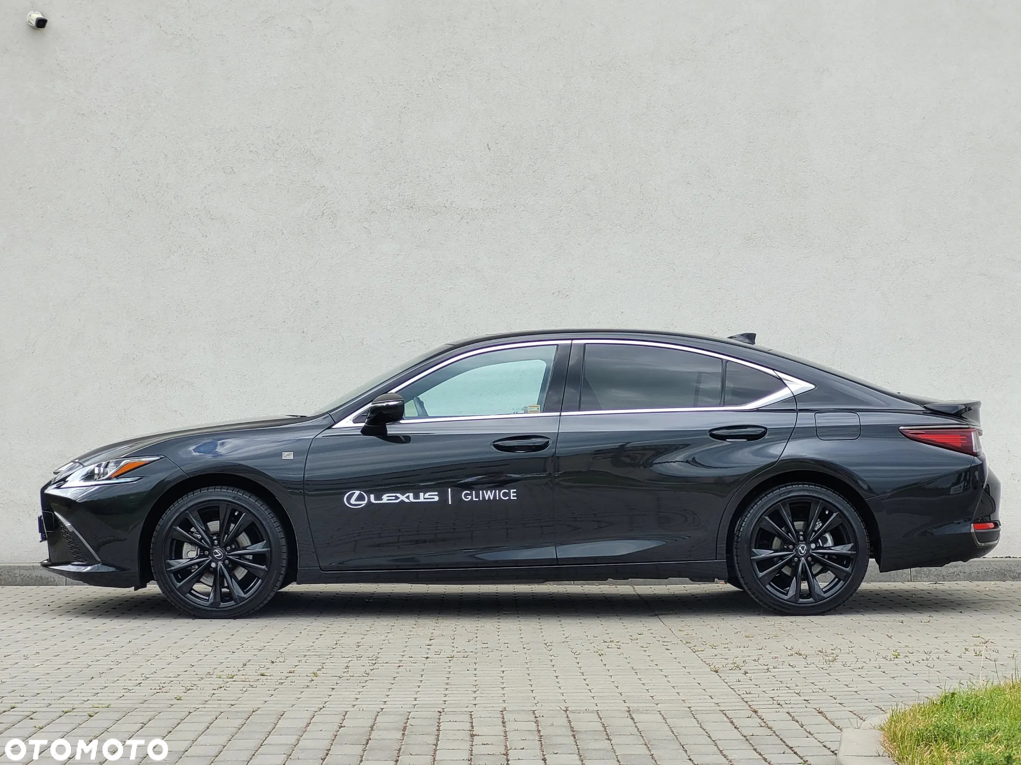 Lexus ES 300h F Sport Design - 7