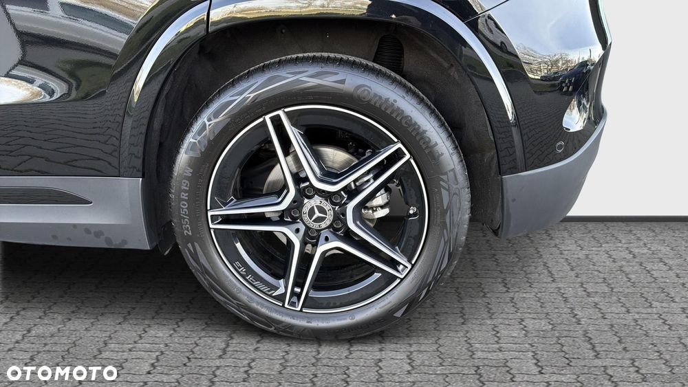 Mercedes-Benz GLA - 16