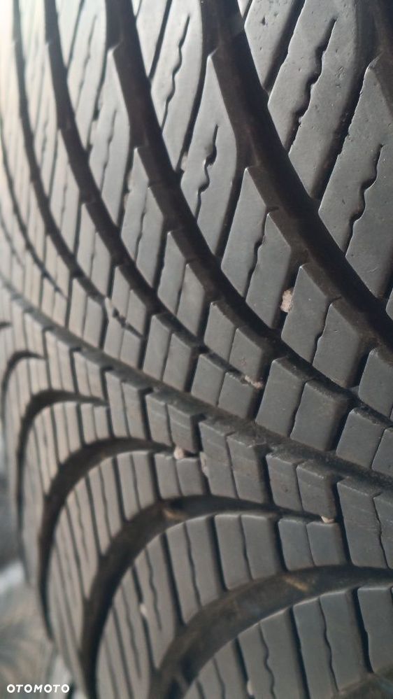 235.45.19 Goodyear Vector 4 season dot 2322  opony wielosezon - 4