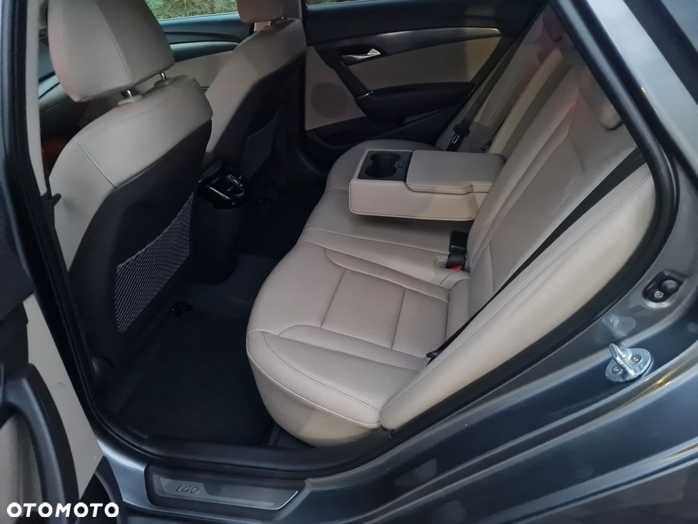 Hyundai i40 Kombi 1.7 CRDi Premium - 32