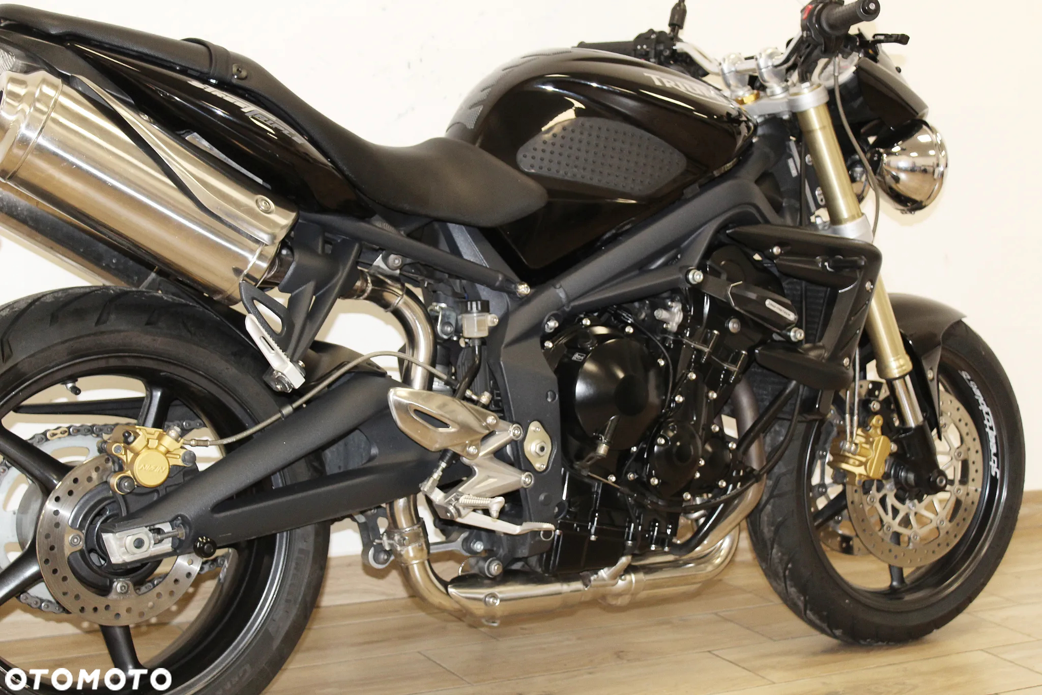 Triumph Street Triple - 12