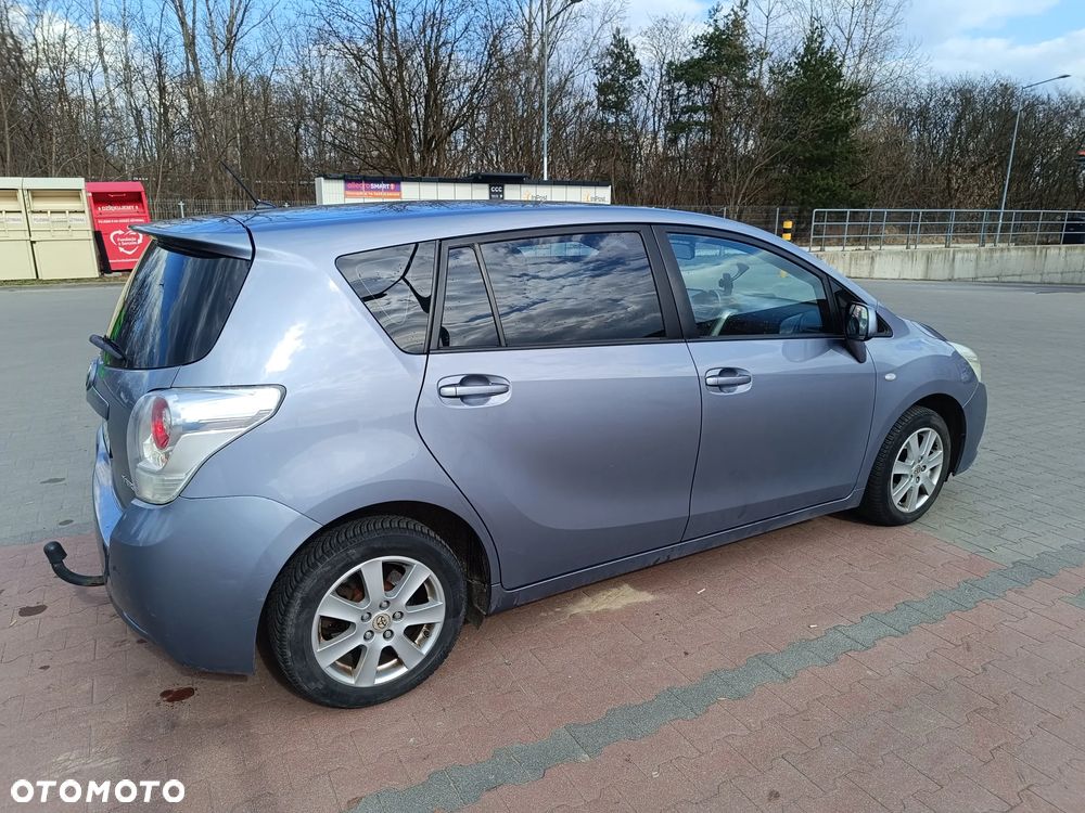 Toyota Verso 2.0 D-4D Sol 7os - 4