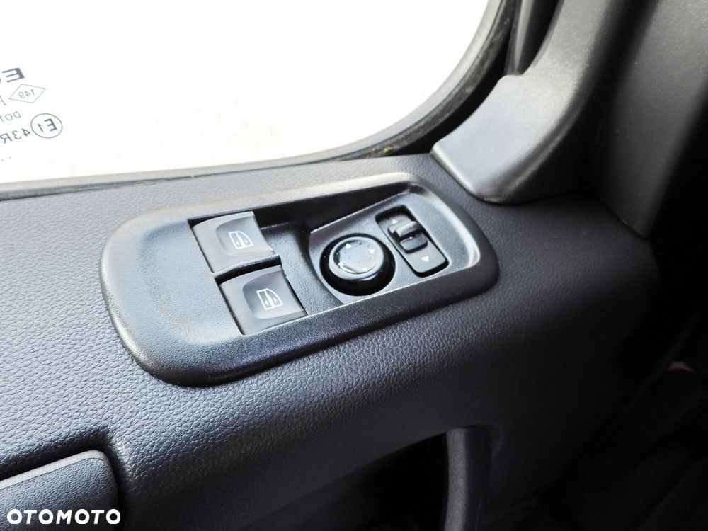 Renault MASTER PLANDEKA 10 PALET WEBASTO TEMPOMAT LEDY PNEUMATYKA KLIMATYZACJA  165KM - 28