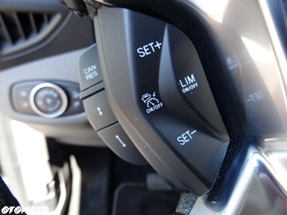 Ford Tourneo Connect 1.5TDCi Start-Stop Titanium - 25