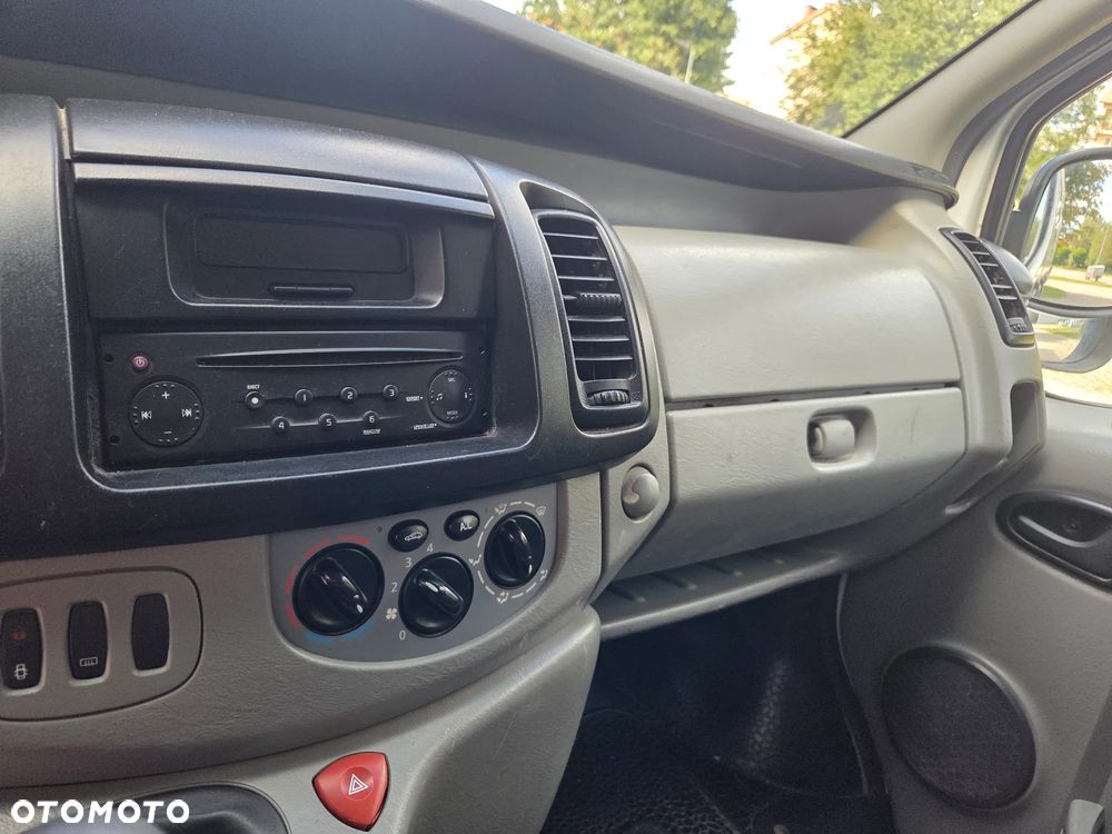 Renault Trafic - 18