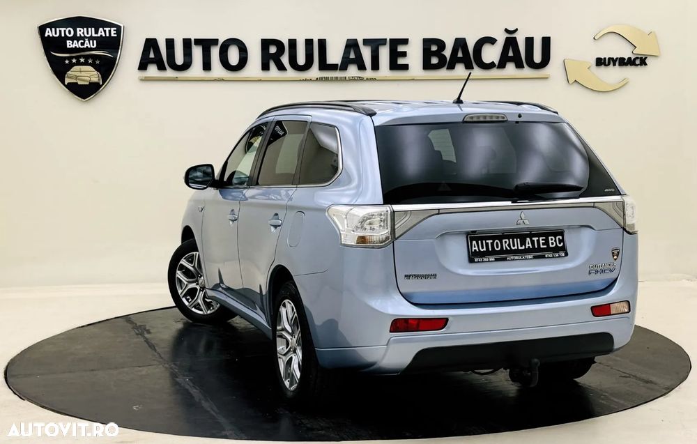 Mitsubishi Outlander 2.0 4WD Plug-In Hybrid - 7