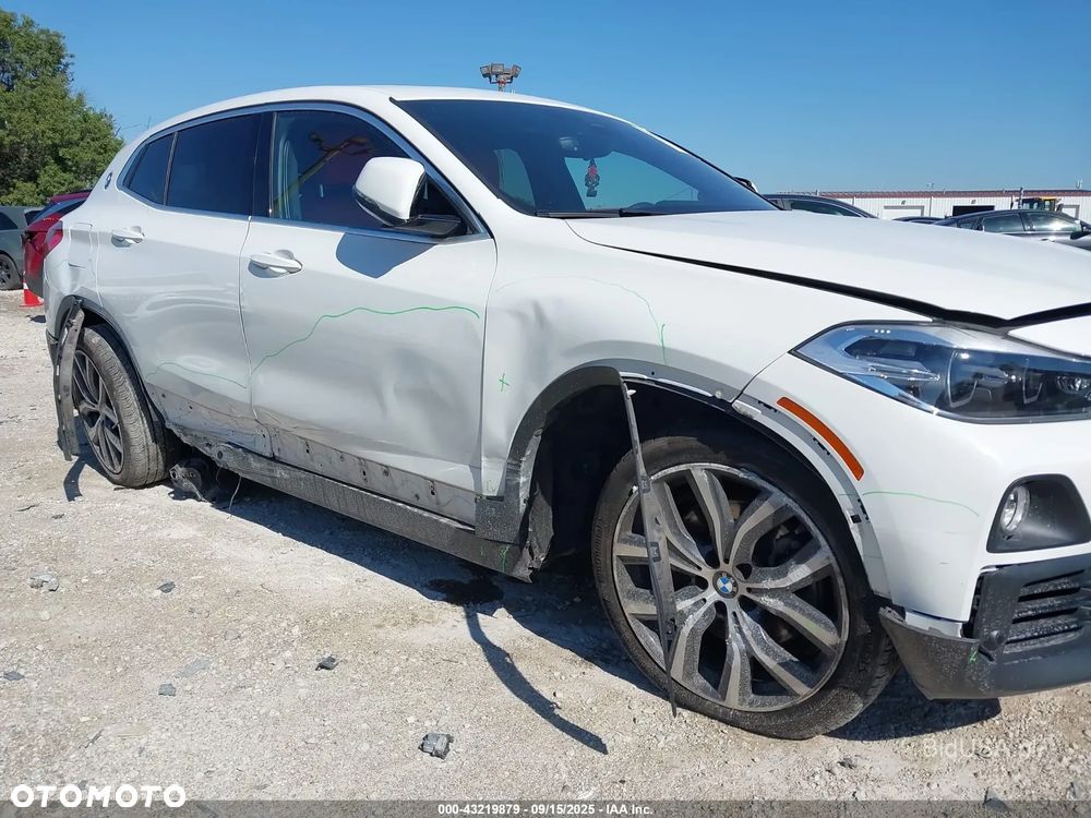 BMW X2 xDrive20i Advantage Plus - 6