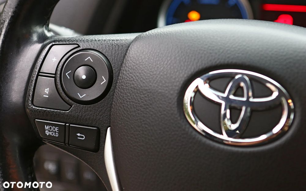 Toyota Auris 2.0 D-4D Premium - 13