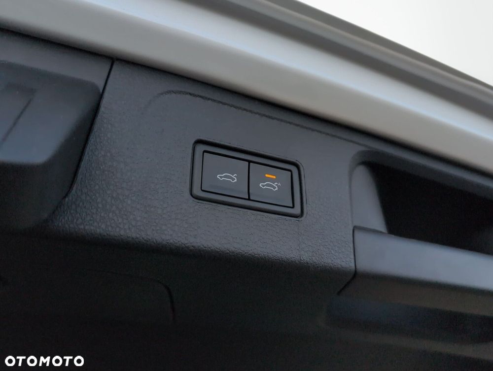 Volkswagen Passat Variant 2.0 TSI Business DSG - 10