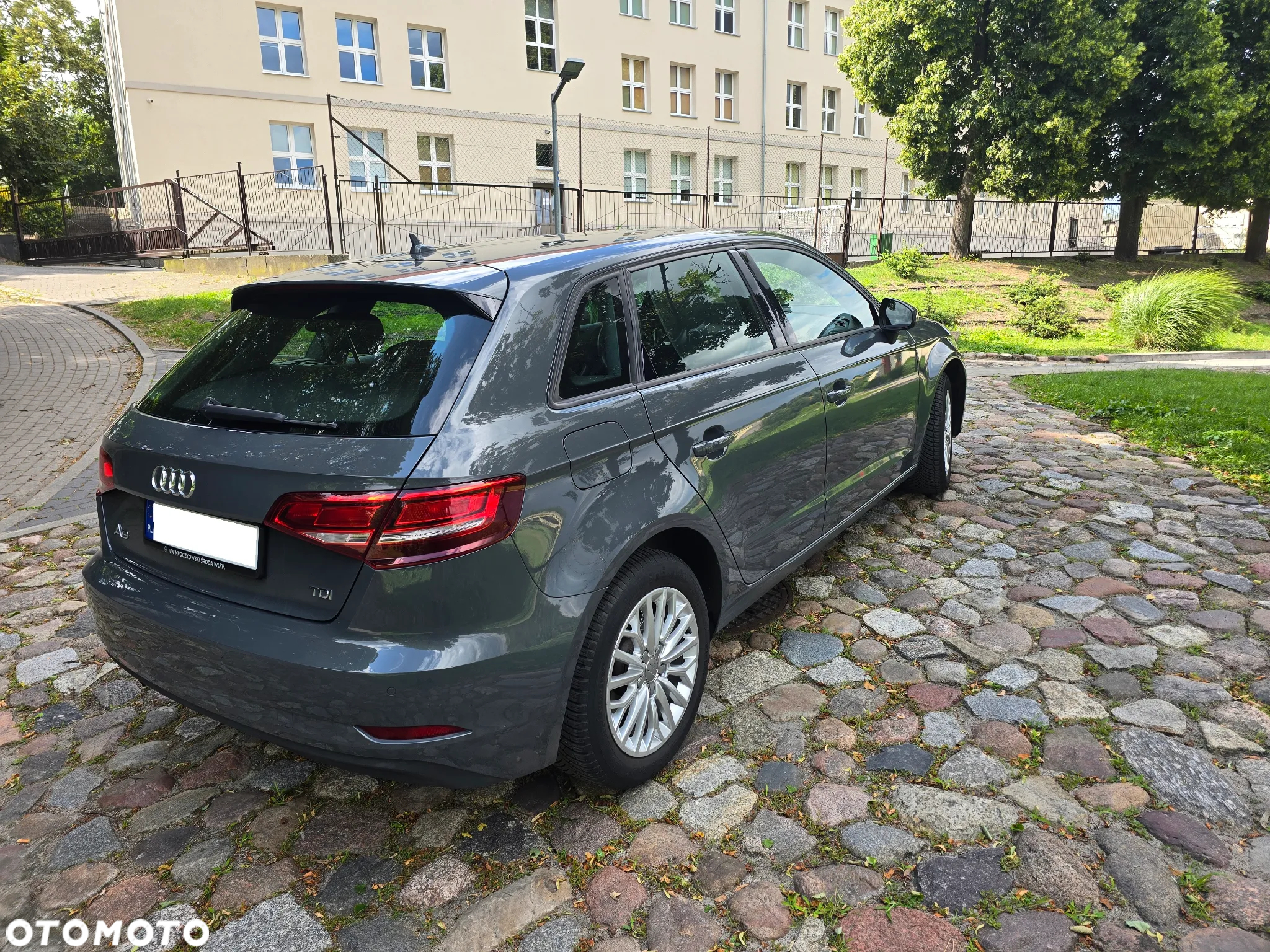 Audi A3 1.6 TDI Sportback S tronic design - 9