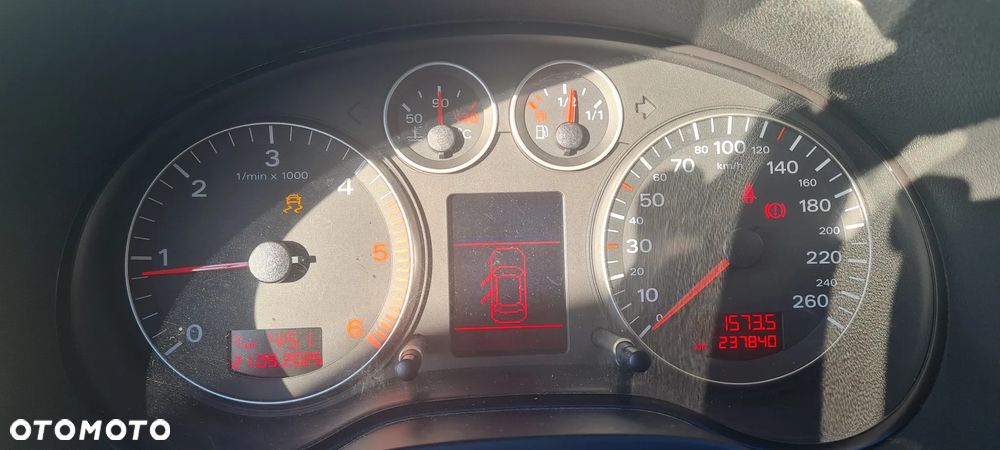 Audi A3 2.0 TDI DPF Ambiente - 13