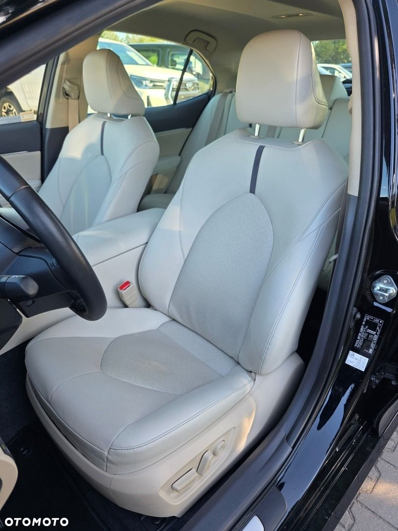 Toyota Camry 2.5 Hybrid Comfort CVT - 14