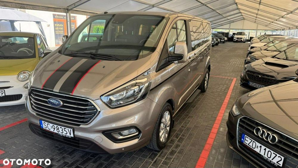 Ford Tourneo Custom - 8