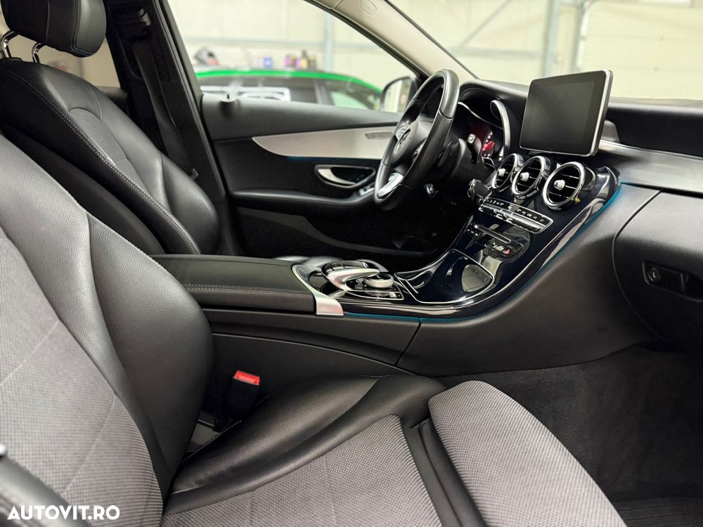 Mercedes-Benz C 220 d 4MATIC 9G-TRONIC - 11