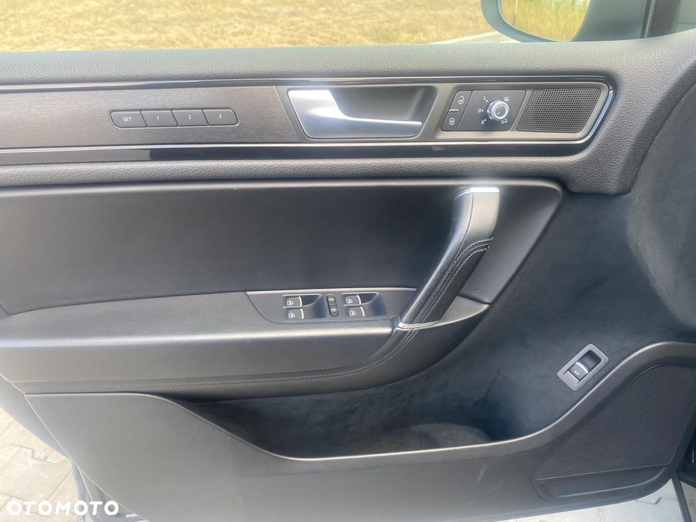 Volkswagen Touareg 3.0 V6 TDI BMT Perfectline R-Style - 13