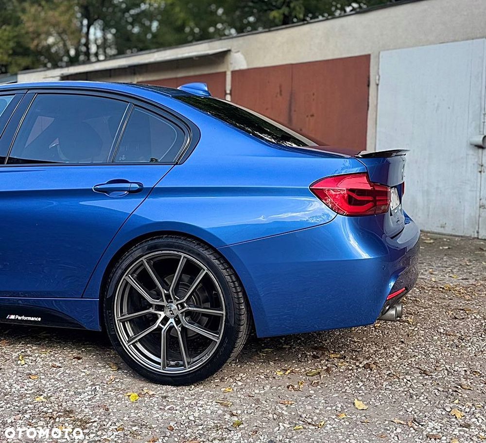 BMW Seria 3 320d - 23