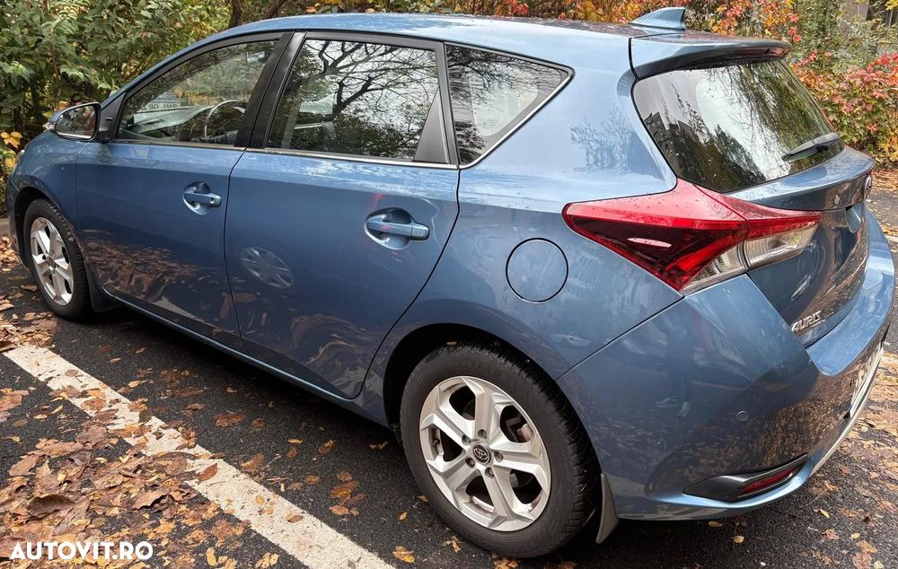 Toyota Auris 1.6 L Valvematic Luna - 5