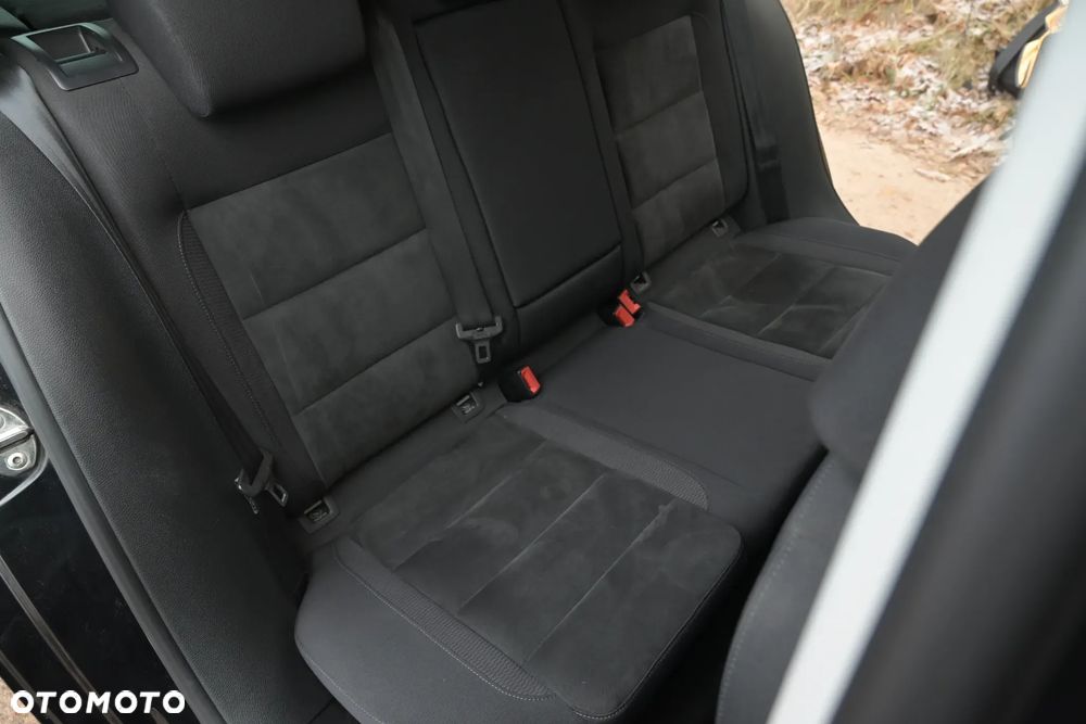 Volkswagen Golf 1.4 TSI DSG Highline - 23