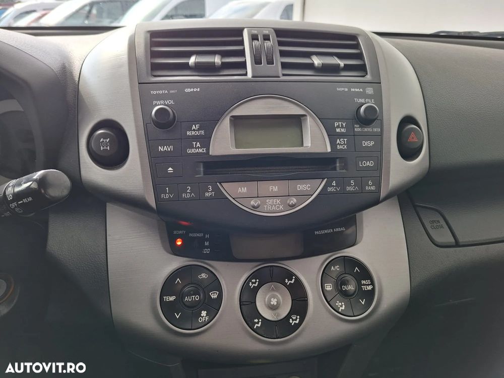 Toyota RAV4 2.2 D-4D 4x4 - 5