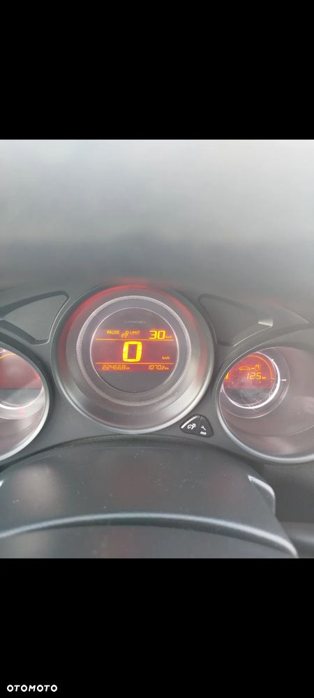 Citroën C4 VTi 95 Attraction - 8